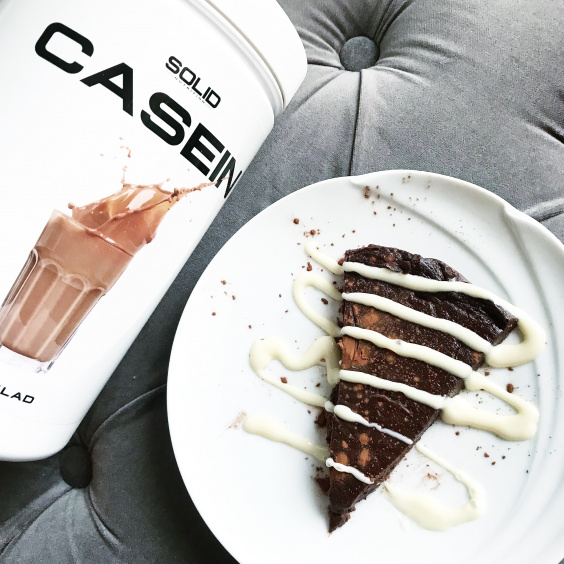 Superkladdig proteinkladdkaka